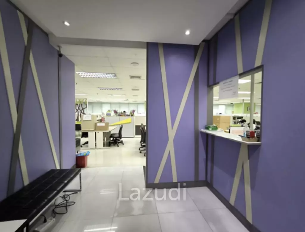 Khlong Toei Furnished Office with Modern Decor