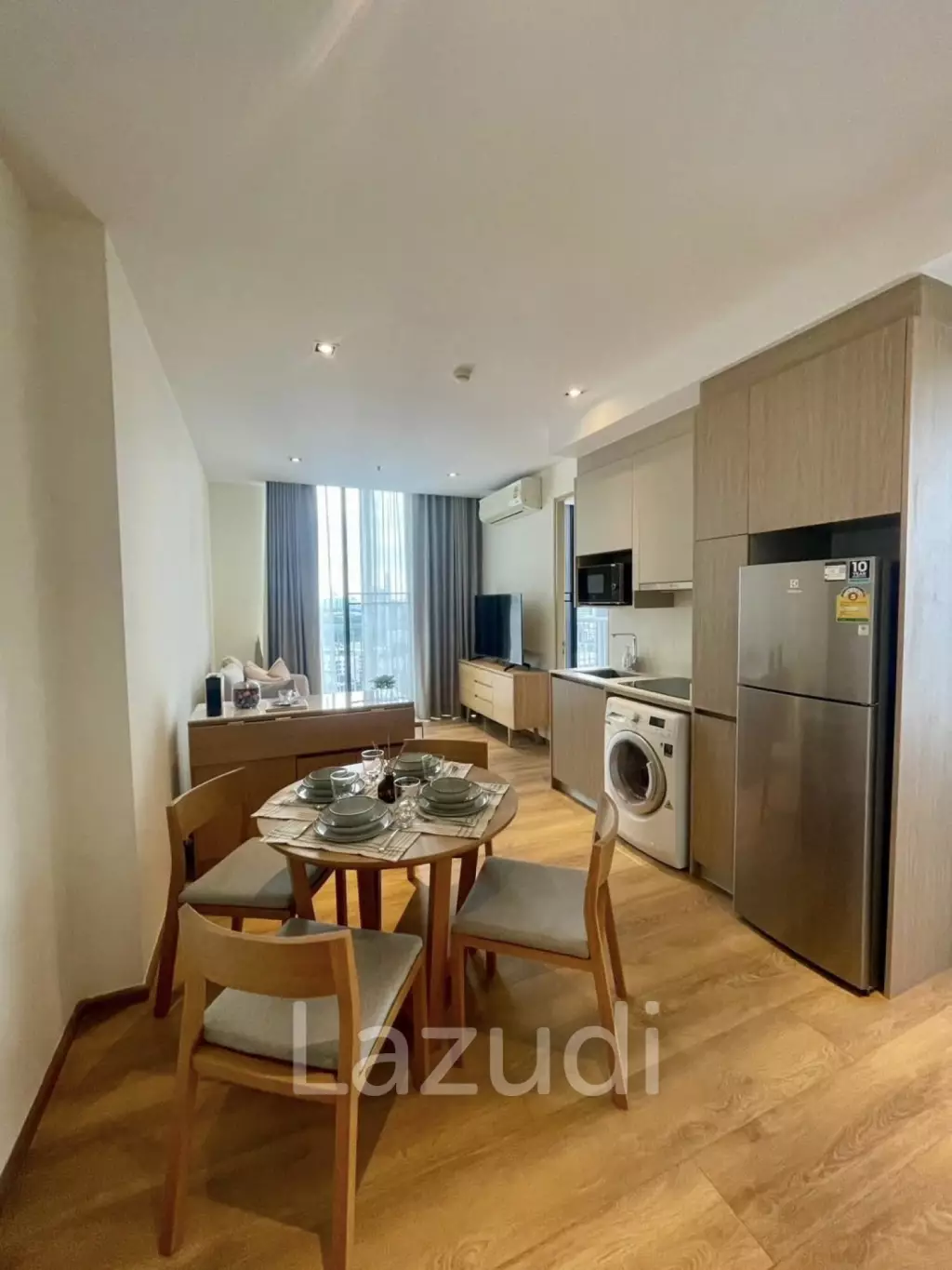 Spacious 2 Bedroom Condo in Park 24