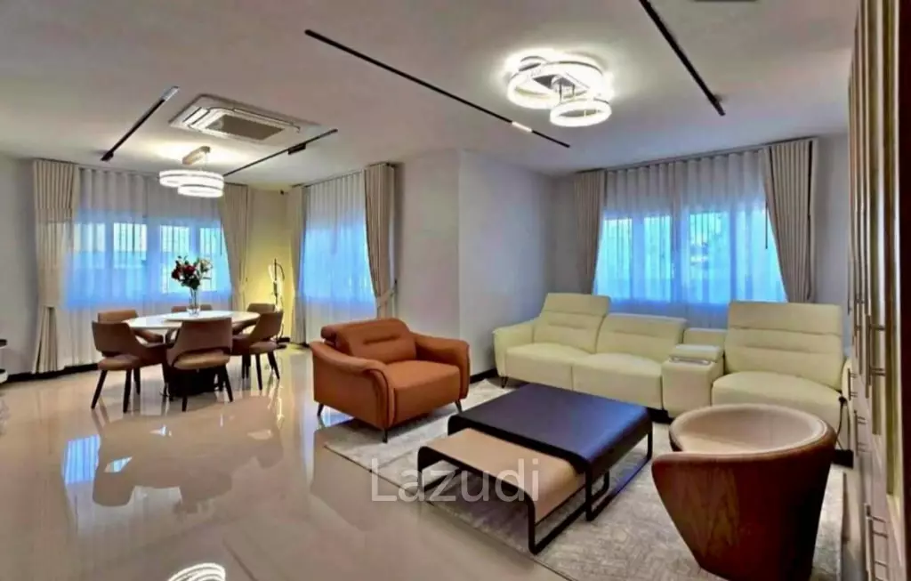 5 Beds 5 Baths 650 SQ.M. House In Toong klom - Tanman