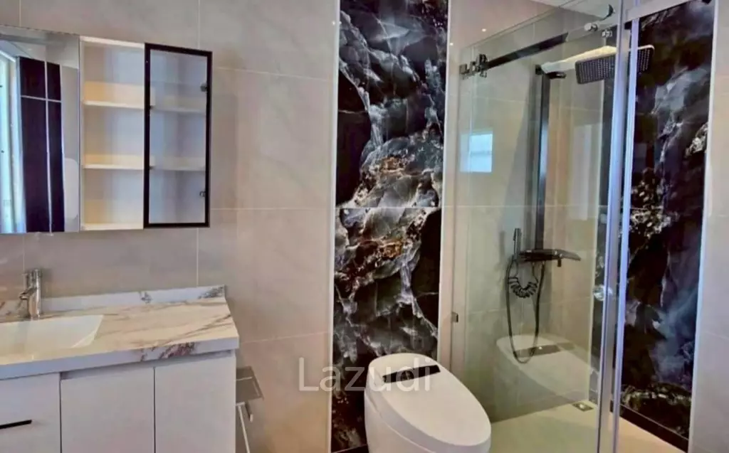 5 Beds 5 Baths 650 SQ.M. House In Toong klom - Tanman