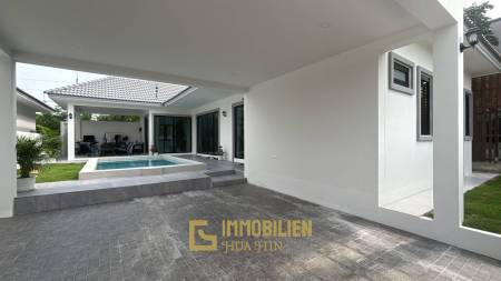Brandneue, frei stehende Pool Villa mit 3 Schlafzimmern in der Soi 102