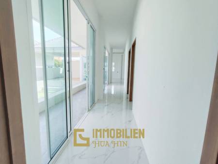 Brandneue, frei stehende Pool Villa mit 3 Schlafzimmern in der Soi 102