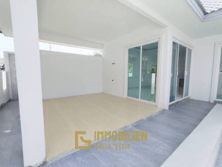 Brandneue, frei stehende Pool Villa mit 3 Schlafzimmern in der Soi 102