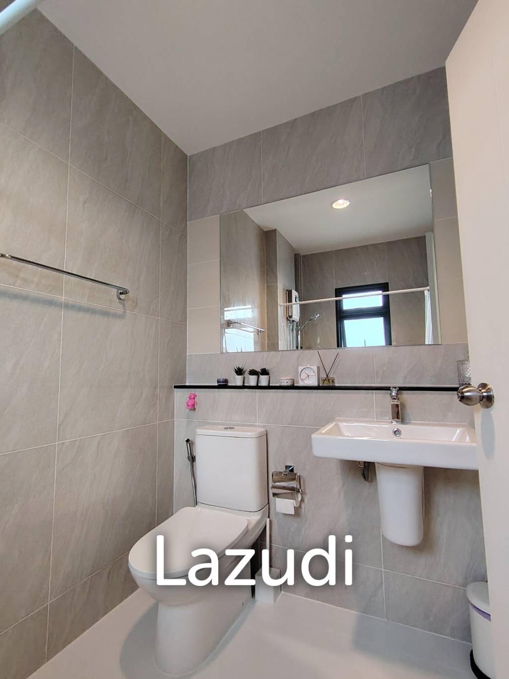 2 Storey 4 bedrooms House for Rent in Nirati project