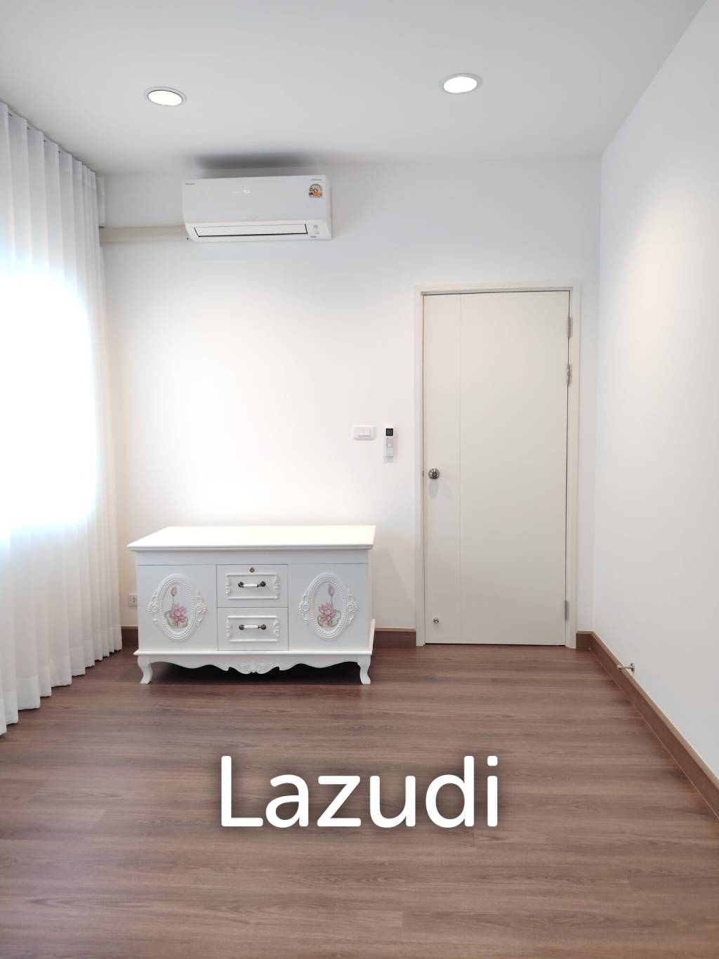 2 Storey 4 bedrooms House for Rent in Nirati project