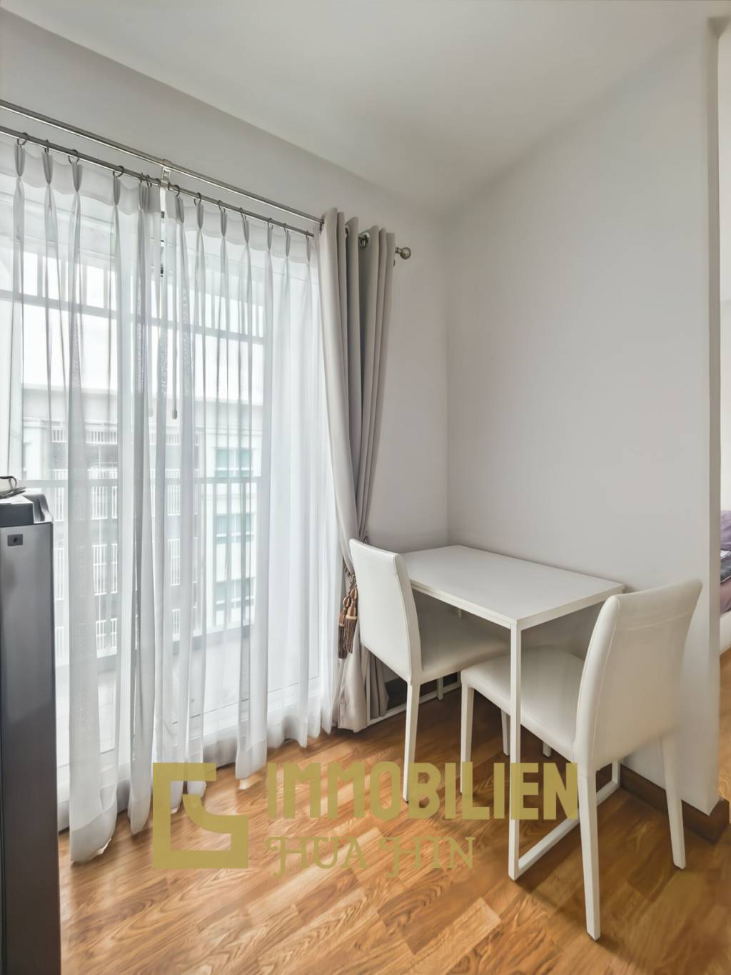 7. Stock / Parkettboden / voll möbliert