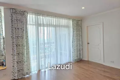3 Bed 3 Bath 210 SQ.M Royal Castle Pattanakarn