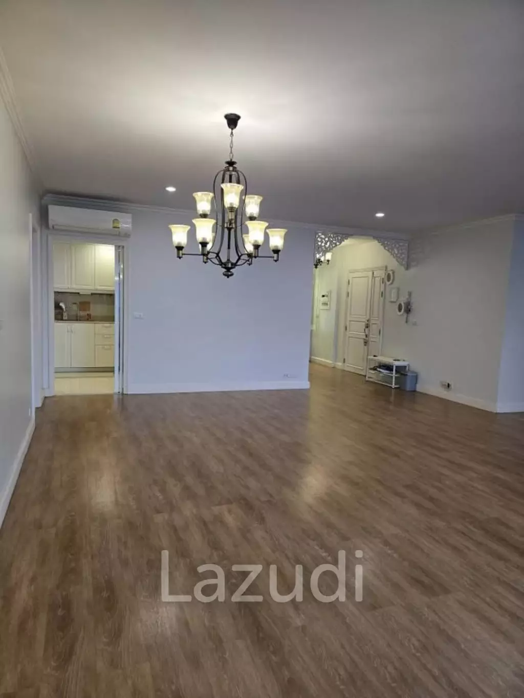 3 Bed 3 Bath 210 SQ.M Royal Castle Pattanakarn