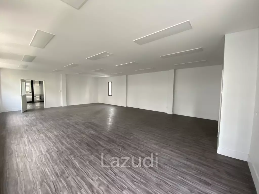 Spacious Modern Office in Bang Rak Bangkok