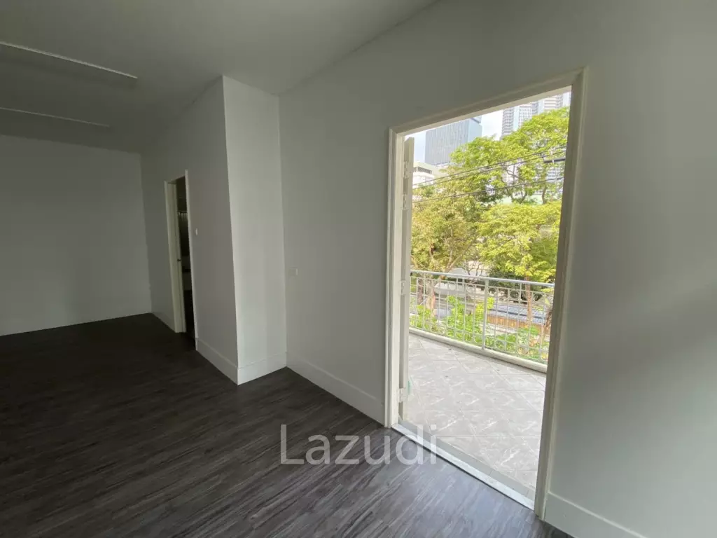 Spacious Modern Office in Bang Rak Bangkok