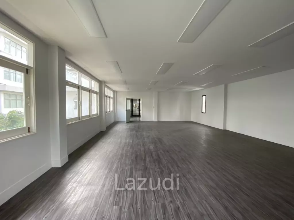 Spacious Modern Office in Bang Rak Bangkok