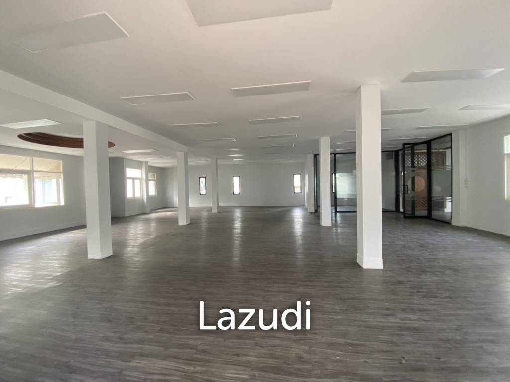 Spacious Modern Office in Bang Rak Bangkok