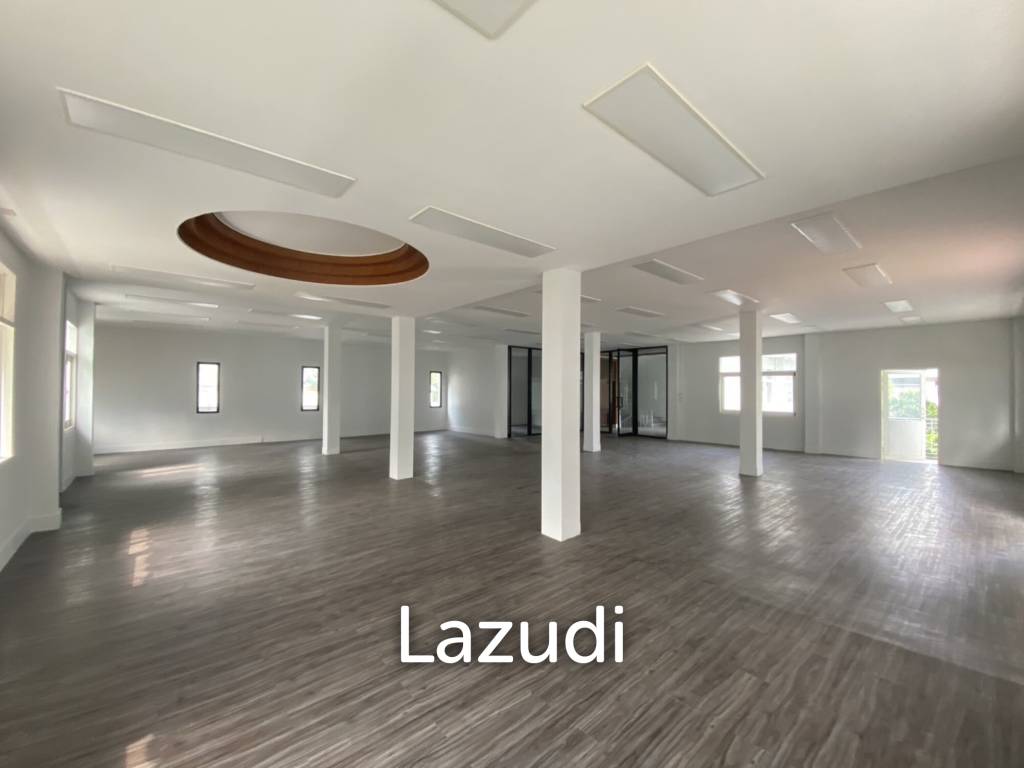 Spacious Modern Office in Bang Rak Bangkok