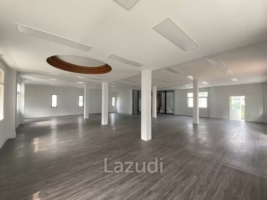 Spacious Modern Office in Bang Rak Bangkok