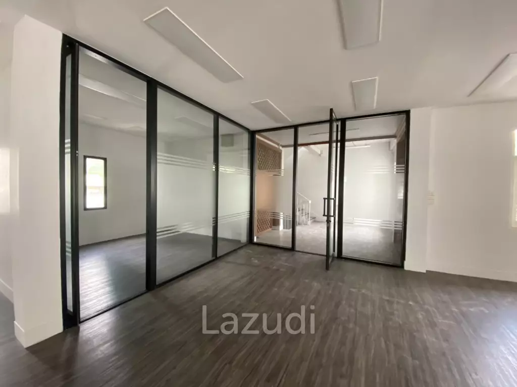 Spacious Modern Office in Bang Rak Bangkok