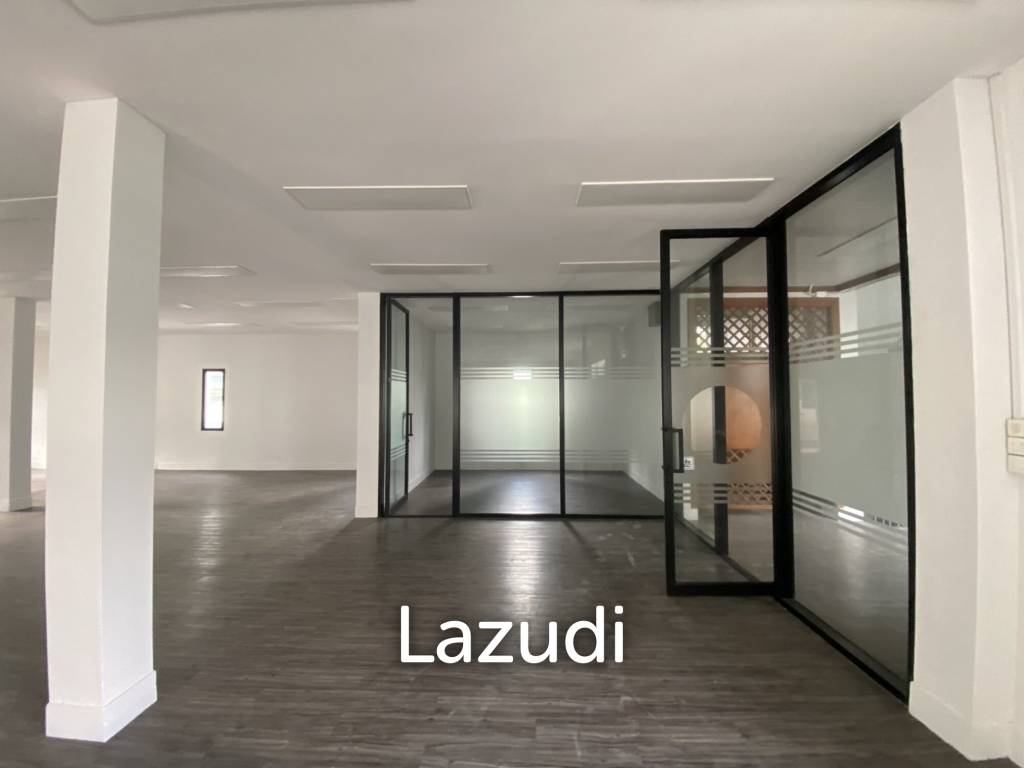 Spacious Modern Office in Bang Rak Bangkok