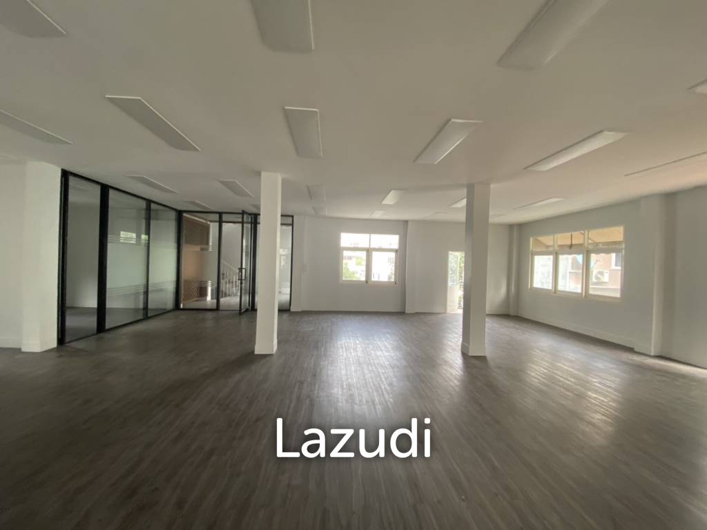 Spacious Modern Office in Bang Rak Bangkok