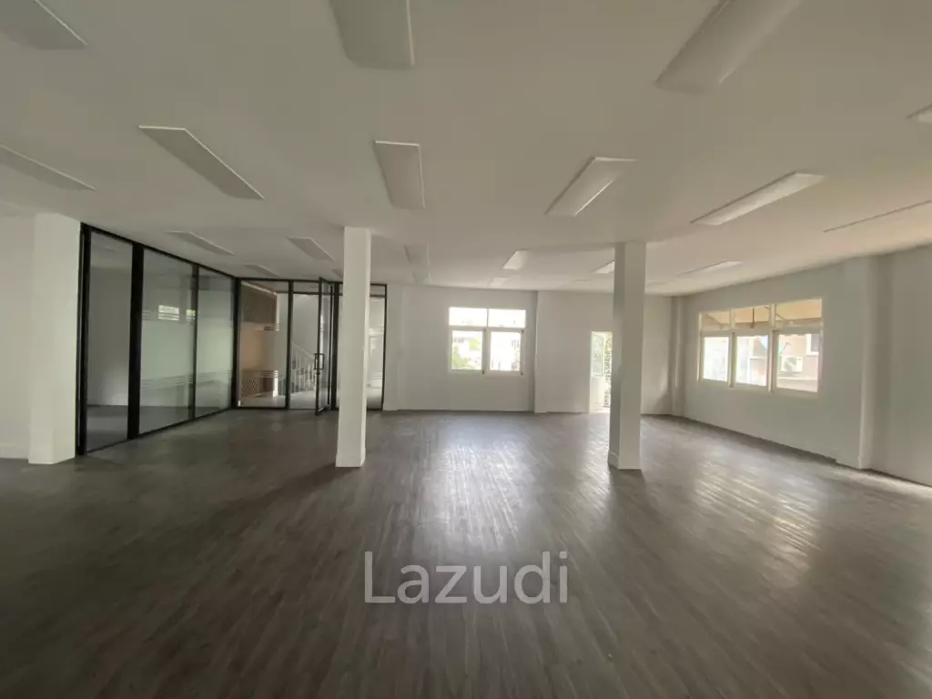 Spacious Modern Office in Bang Rak Bangkok