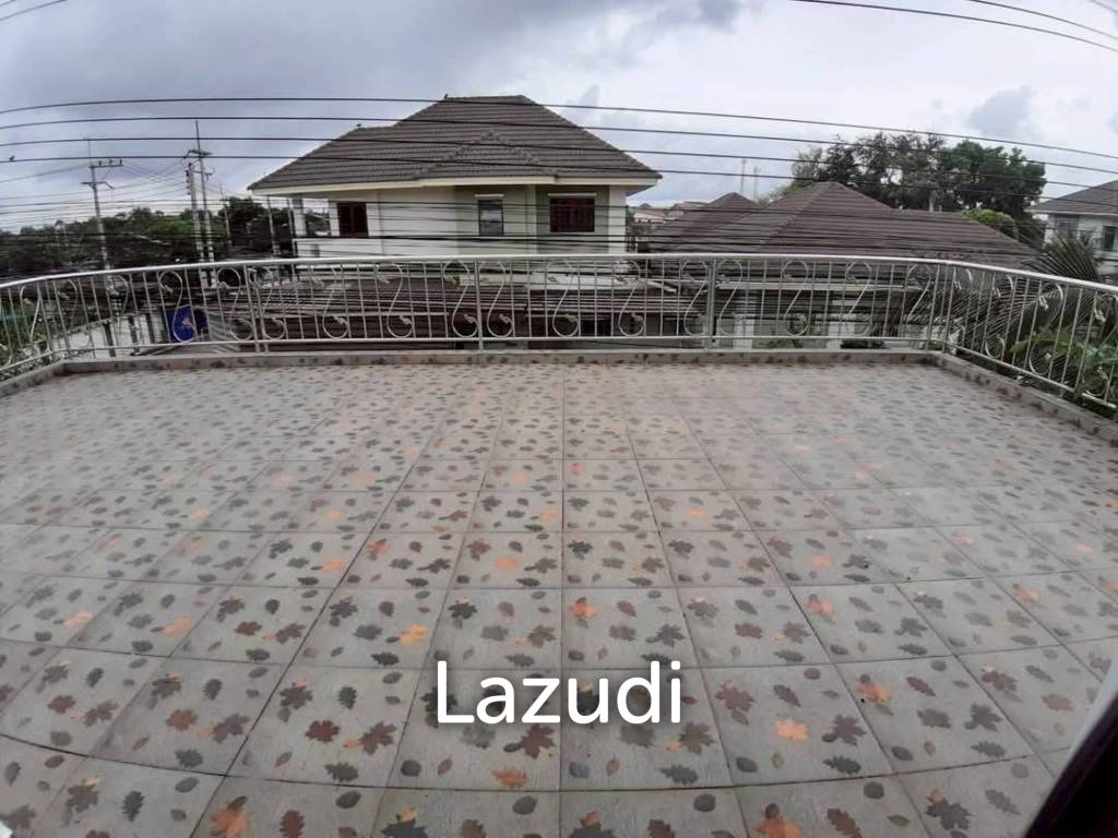 3 Beds 3 Baths 220 SQ.M. Pattaya Park Hill