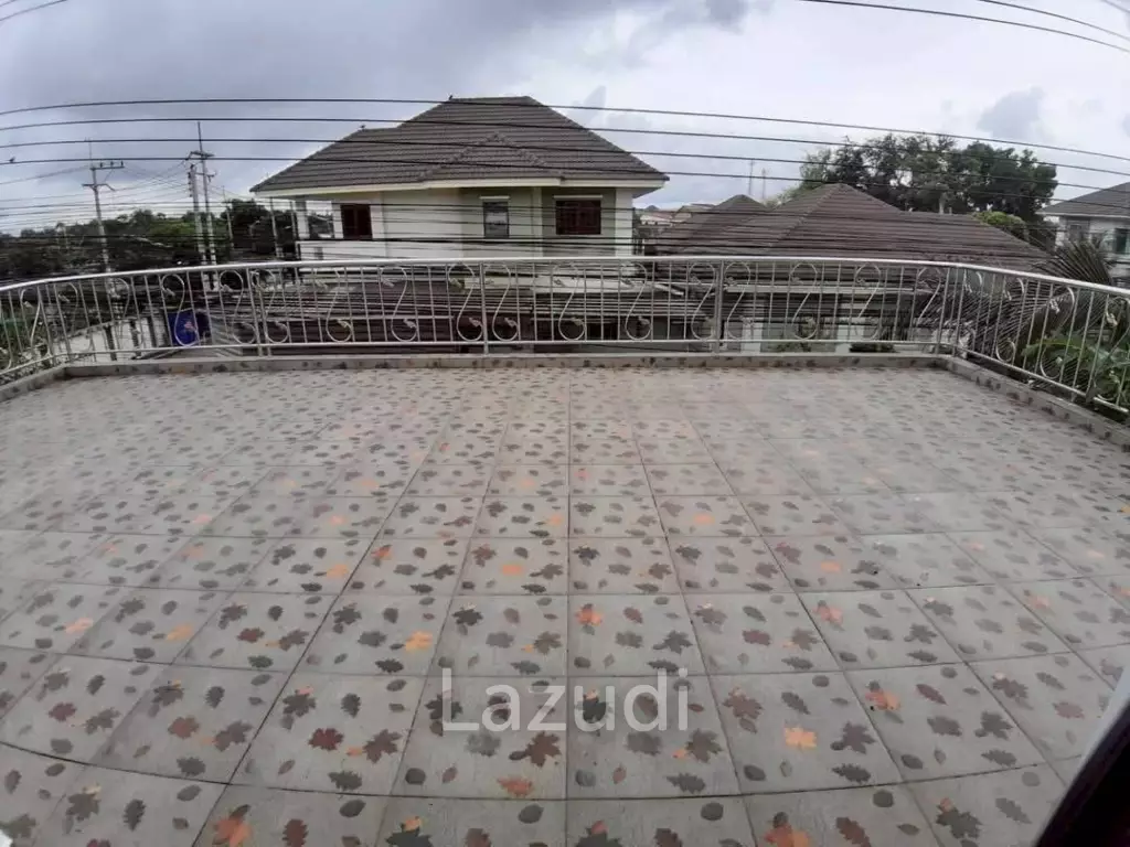 3 Beds 3 Baths 220 SQ.M. Pattaya Park Hill