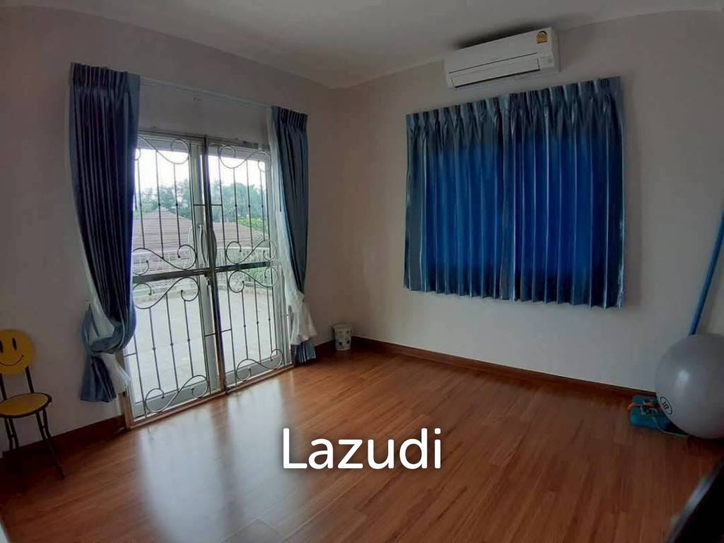 3 Beds 3 Baths 220 SQ.M. Pattaya Park Hill