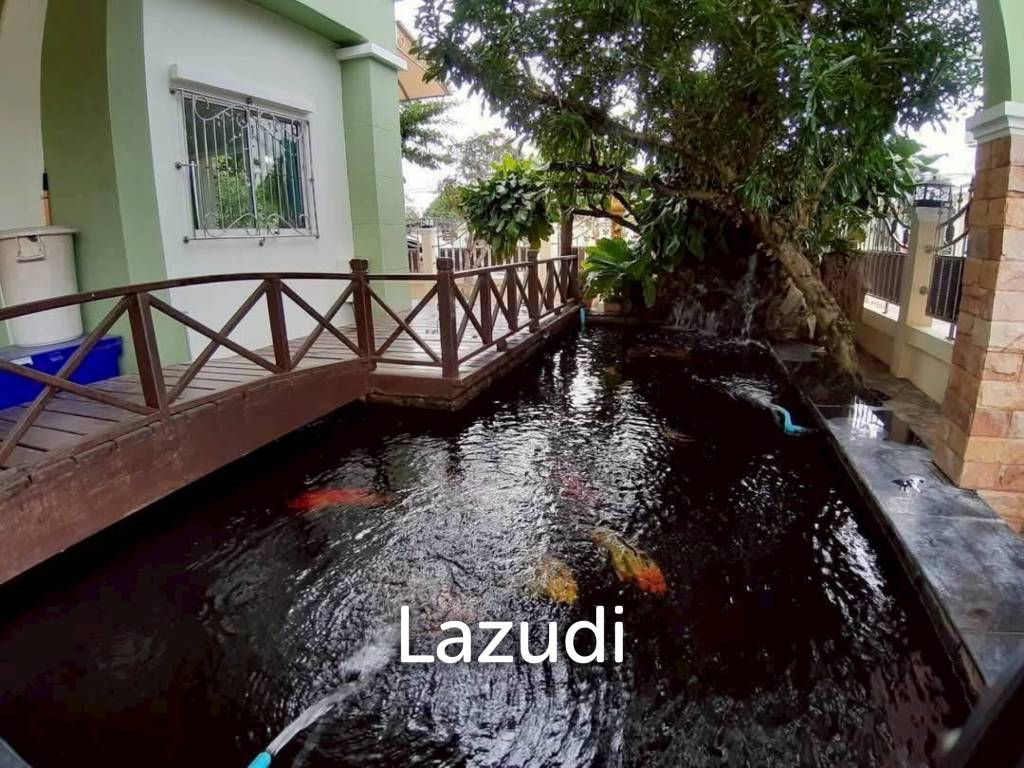 3 Beds 3 Baths 220 SQ.M. Pattaya Park Hill
