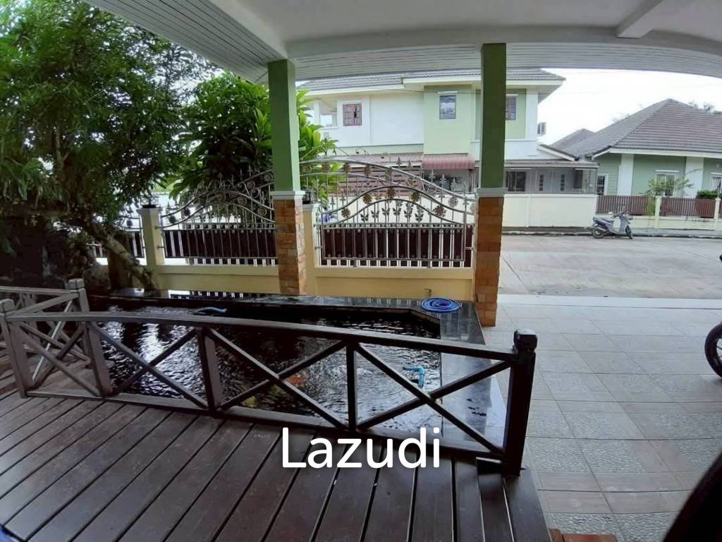 3 Beds 3 Baths 220 SQ.M. Pattaya Park Hill