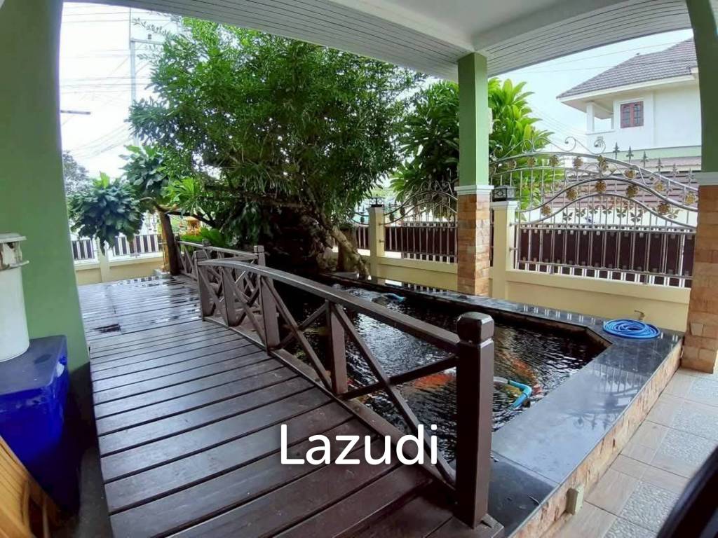 3 Beds 3 Baths 220 SQ.M. Pattaya Park Hill