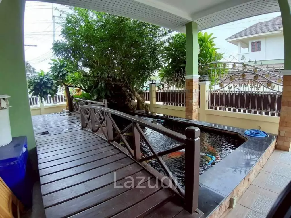 3 Beds 3 Baths 220 SQ.M. Pattaya Park Hill