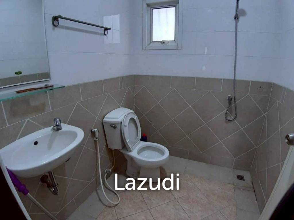 3 Beds 3 Baths 220 SQ.M. Pattaya Park Hill