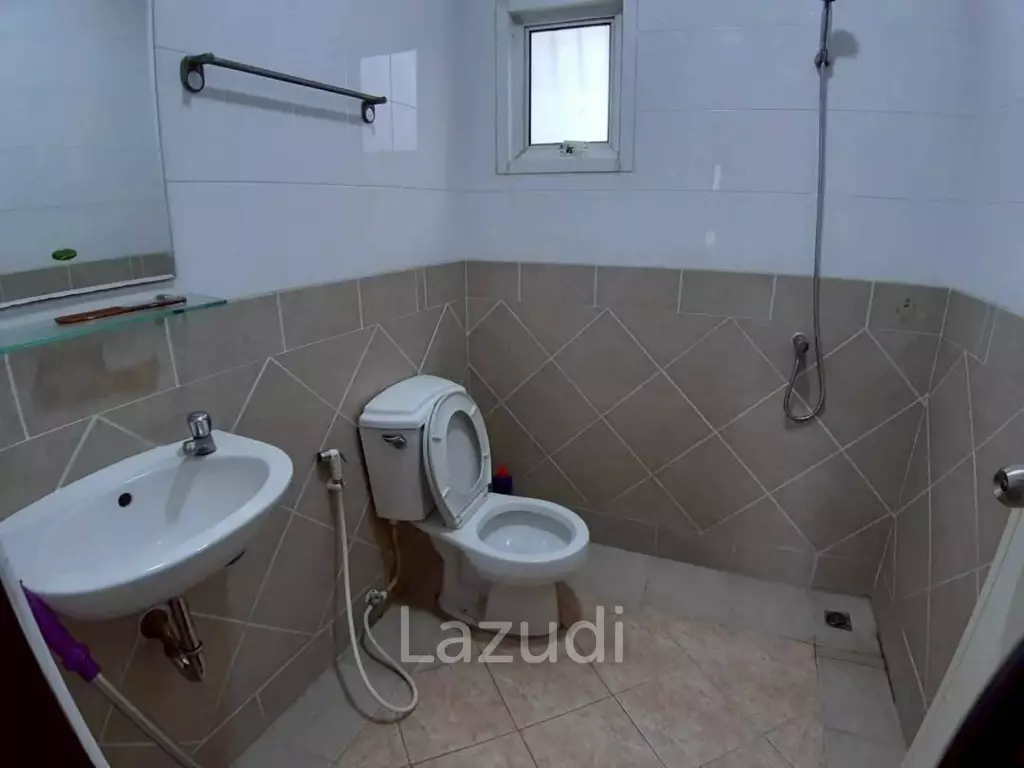 3 Beds 3 Baths 220 SQ.M. Pattaya Park Hill