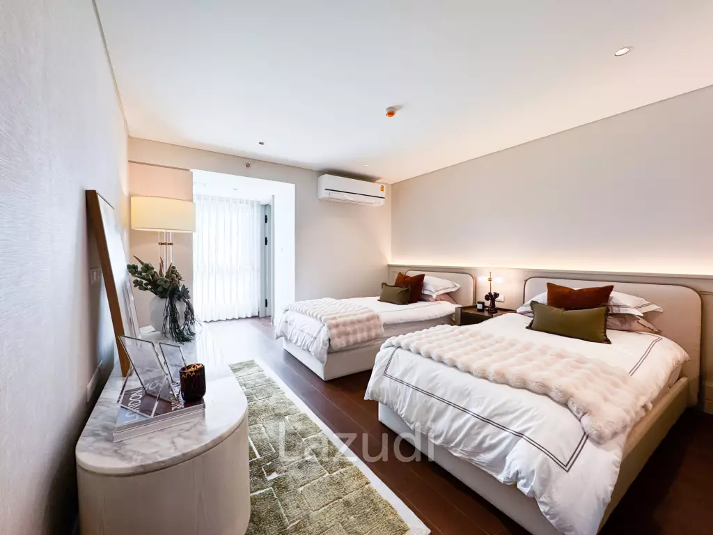 Ultra-Exclusive Low Rise Condo BTS Phromphong
