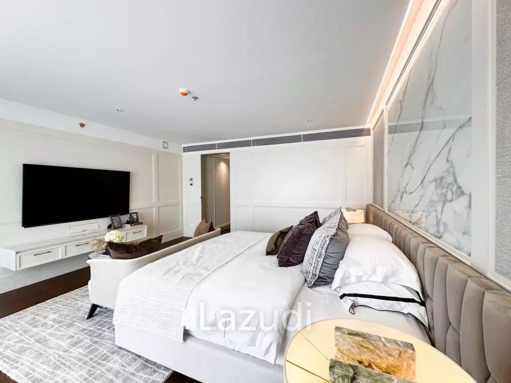 Ultra-Exclusive Low Rise Condo BTS Phromphong