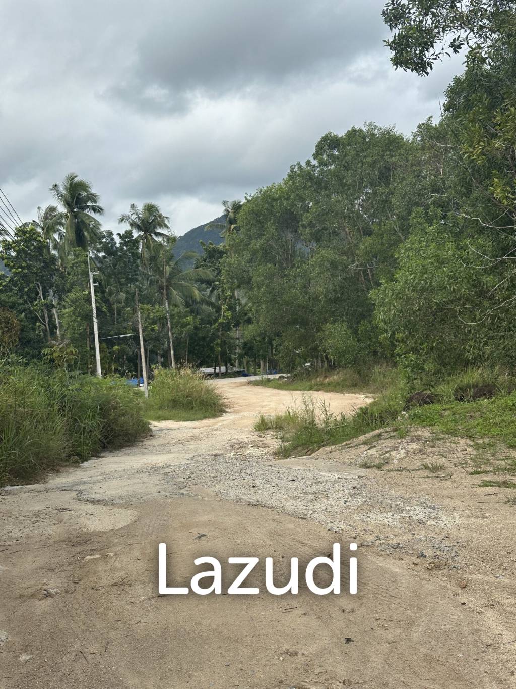 Land with  House and Great Potential Between Srithanu and Thongsala