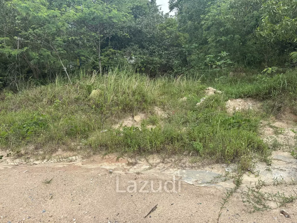Land with  House and Great Potential Between Srithanu and Thongsala