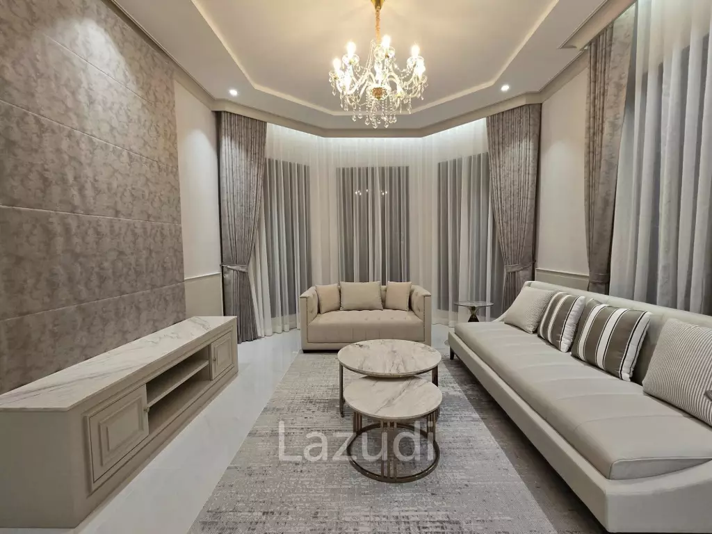 Luxury 4-Bedroom Detached Home in Hua Mak Bangkok