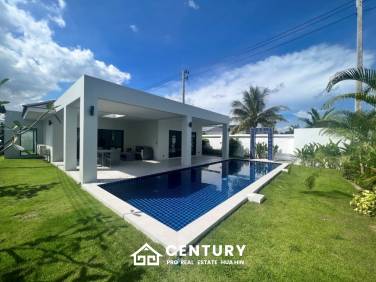 MODA HARMONY : 3 bed 4 bath pool villa