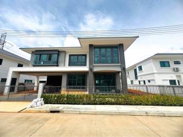 Brand New 4-Bedroom House for Sale in Koh Kaew