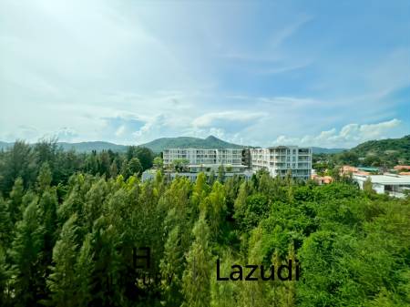 Modern 1-Bed Condo on Top Floor in Baan View Viman