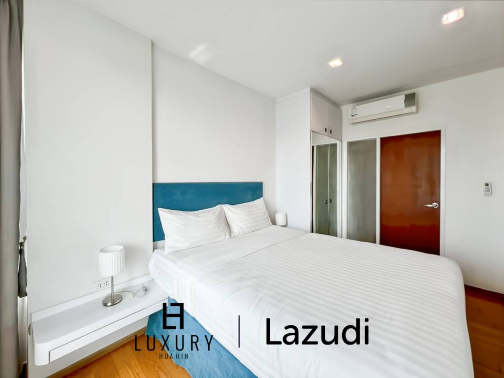 Modern 1-Bed Condo on Top Floor in Baan View Viman