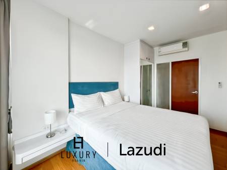 Modern 1-Bed Condo on Top Floor in Baan View Viman