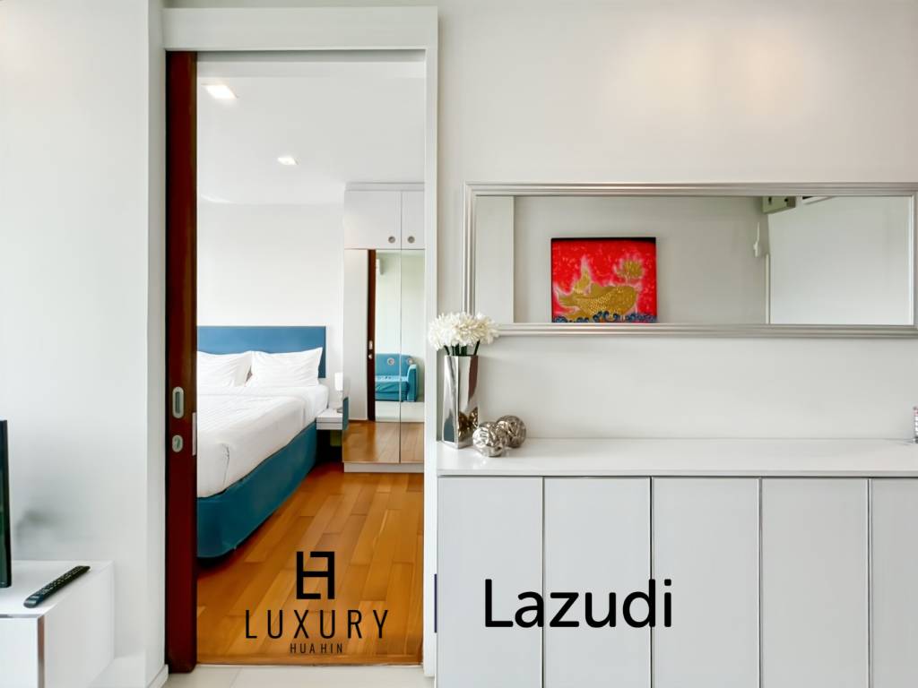 Modern 1-Bed Condo on Top Floor in Baan View Viman