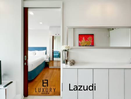 Modern 1-Bed Condo on Top Floor in Baan View Viman