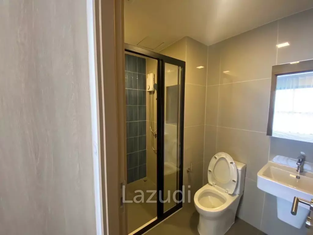 Modern 1-Bedroom Condo in Phra Khanong Bangkok