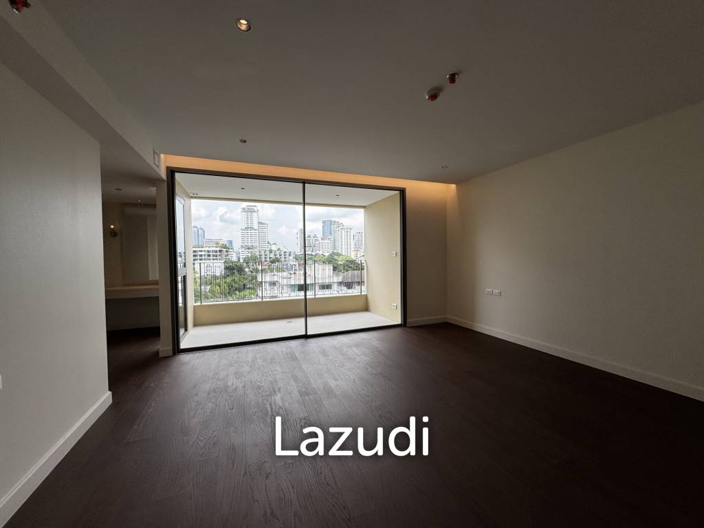 Private Condo Low Rise near BTS Phormphong