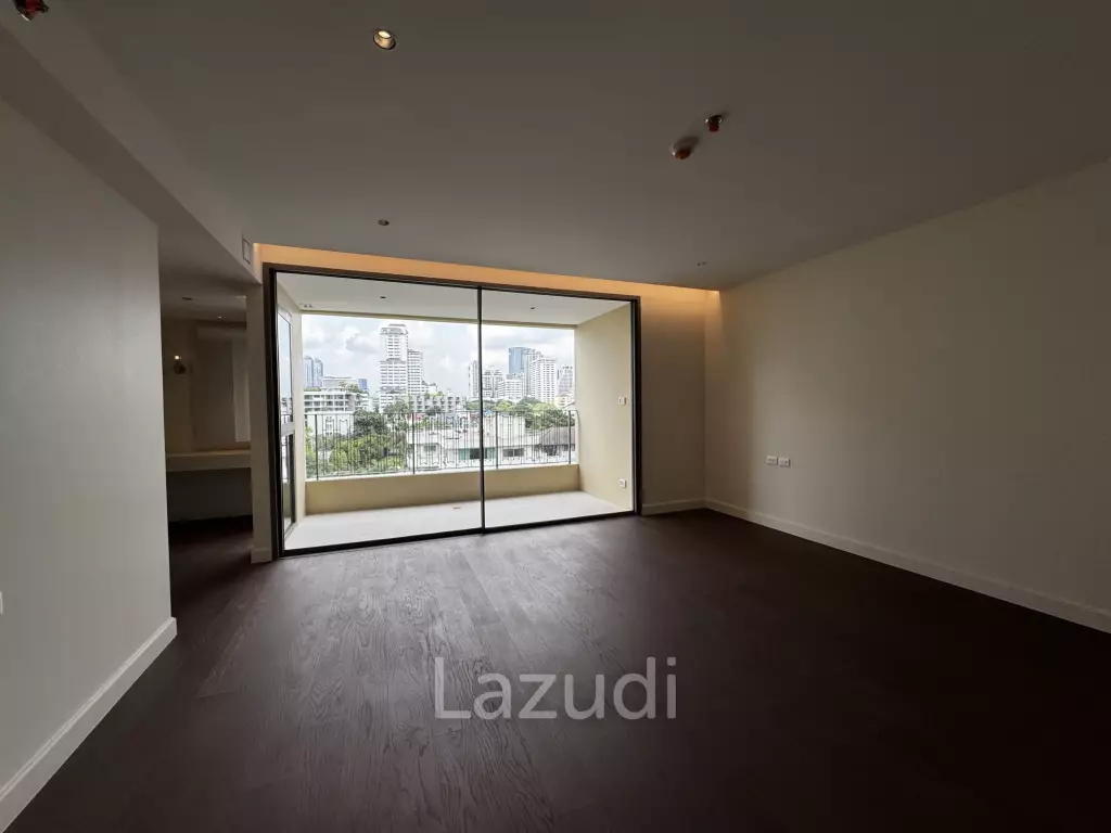Private Condo Low Rise near BTS Phormphong