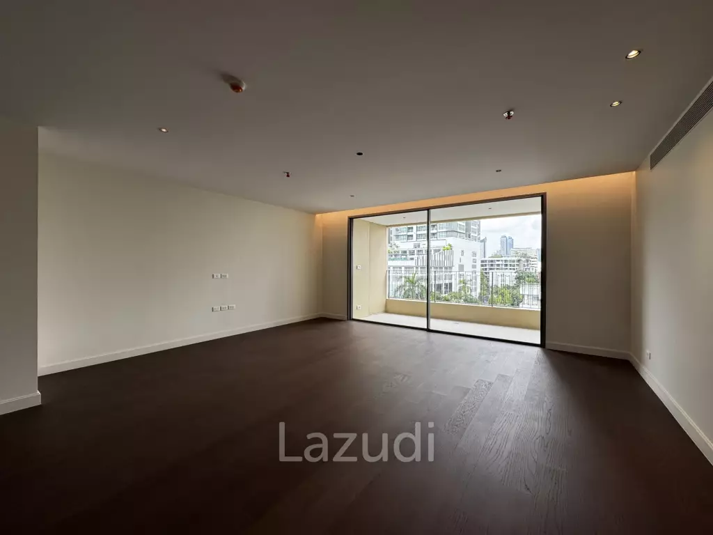Private Condo Low Rise near BTS Phormphong