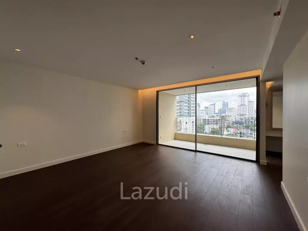 Private Condo Low Rise near BTS Phormphong