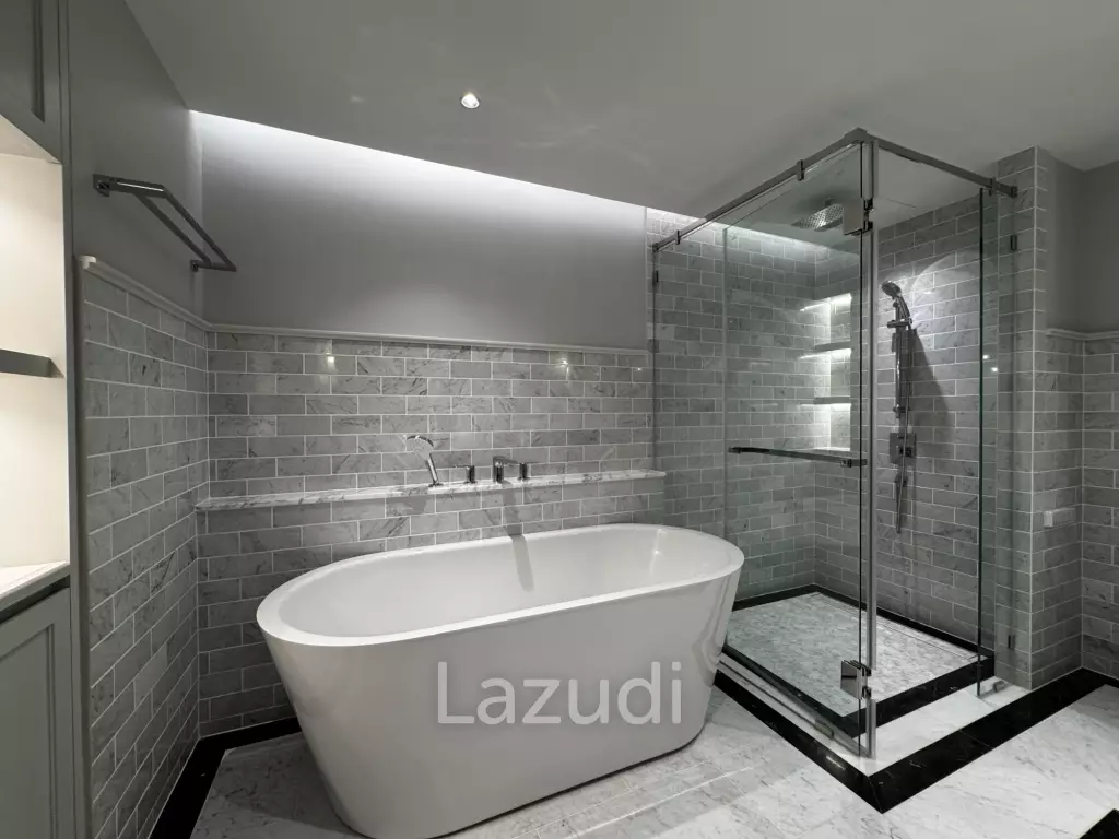 Private Condo Low Rise near BTS Phormphong