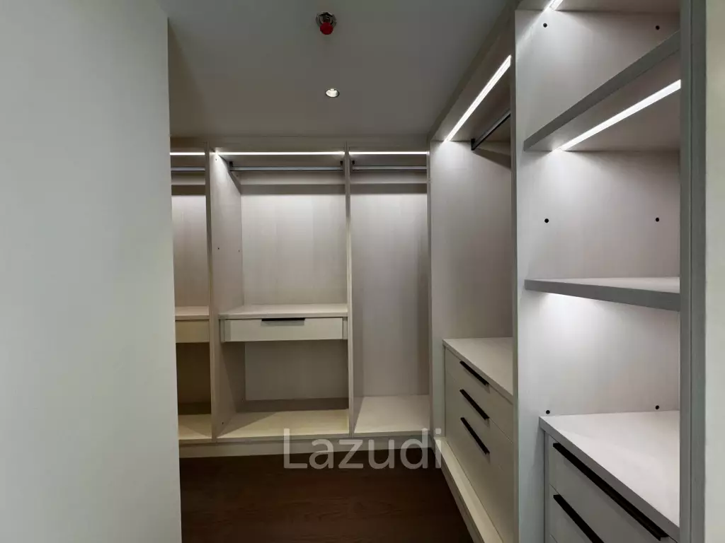 Private Condo Low Rise near BTS Phormphong